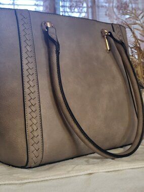 Unknown Brand Shoulder Bag New in Condition